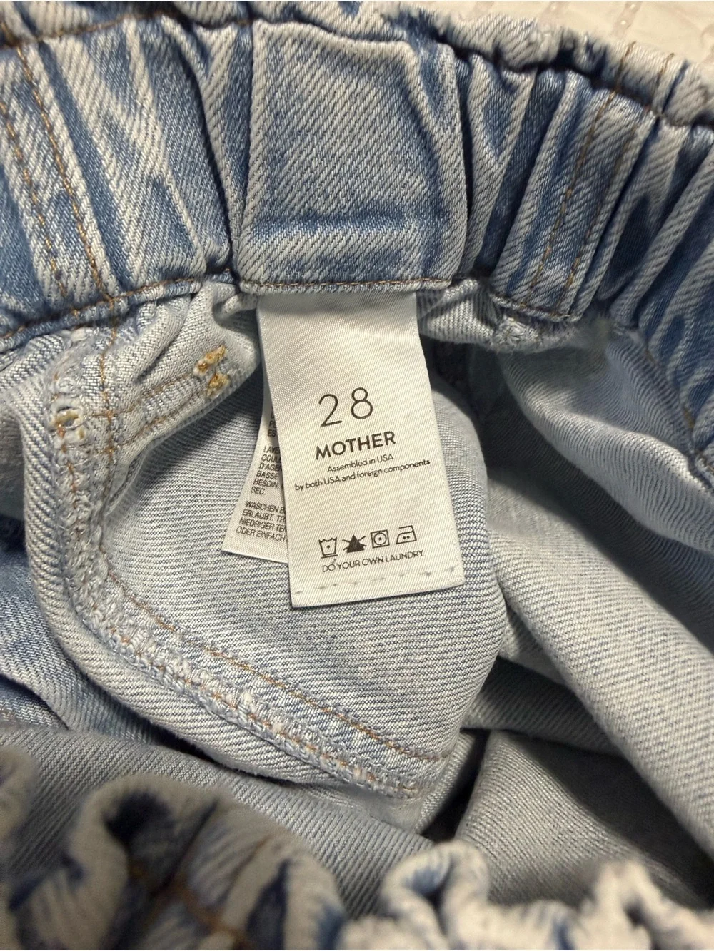 MOTHER Superior The Springy Ankle Jeans in Finale Light Wash Size 28